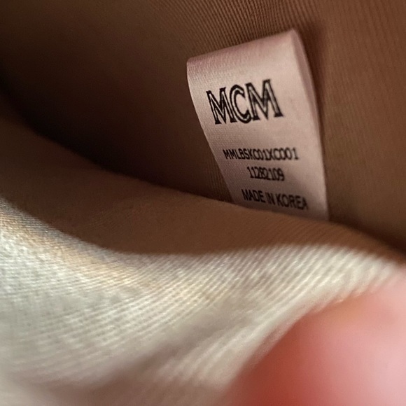 MCM Klassik Visetos Sling Bag - Picture 5 of 10